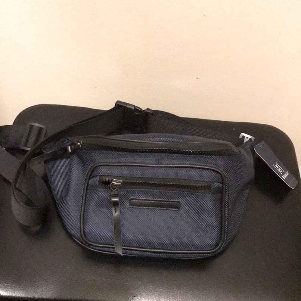 Navy Men's Waist Bag - Sleek Everyday Carry